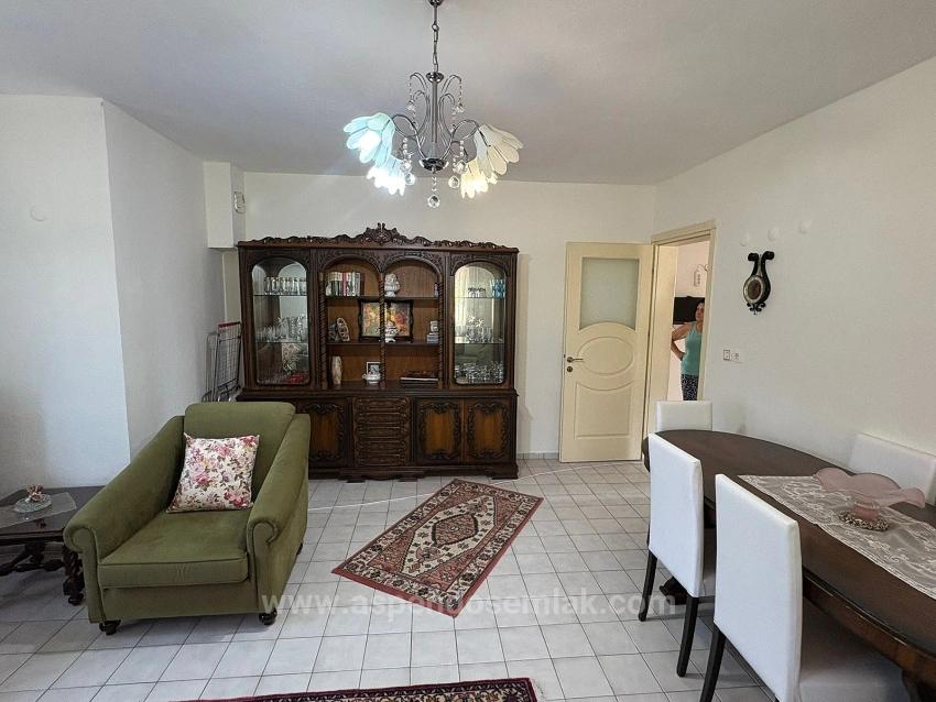 Zweistöckiges Haus Auf Einem 514 M² Großen Grundstück In Okçular Zu Verkaufen.