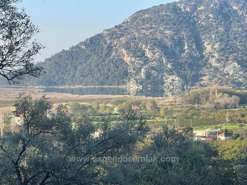 1252M2 Grundstück Zum Verkauf Mit Seeblick In Çandır