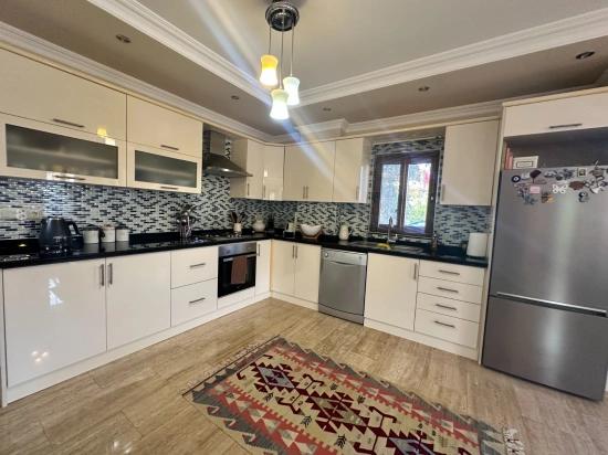 4+1 Villa Zum Verkauf Auf Einem 500 M² Großen Grundstück In Der Nähe Des Zentrums Von Dalyan