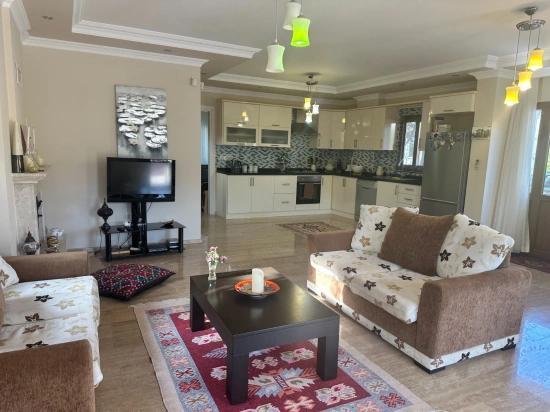 4+1 Villa Zum Verkauf Auf Einem 500 M² Großen Grundstück In Der Nähe Des Zentrums Von Dalyan