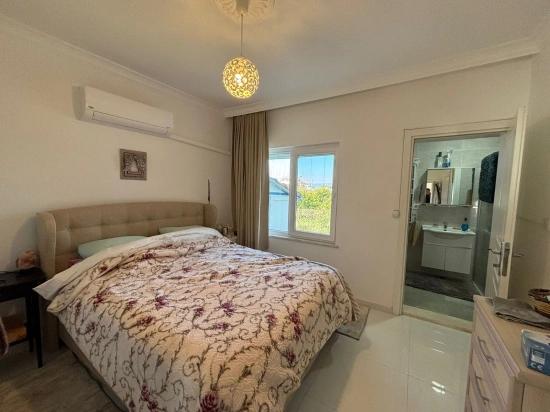 Eingeschossiges Haus Mit 2 Schlafzimmern Und Einem Zusätzlichen Zimmer Auf Einem 459 M² Großen Grundstück In Okçular Zu Verkaufen