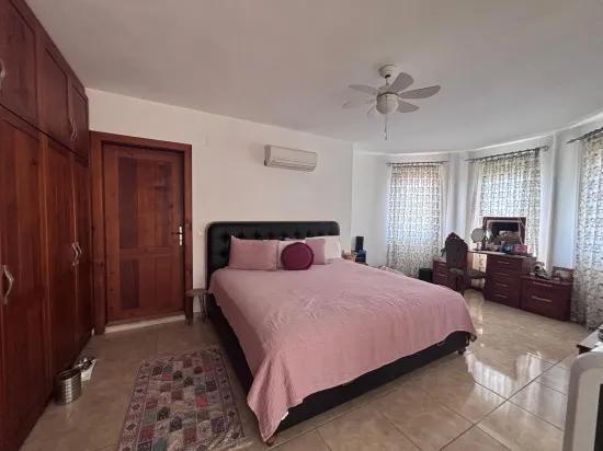 Eckgrundstück Mit 980 M² Und 5+1 Zimmern In Dalyan, Maraş, Zu Verkaufen.