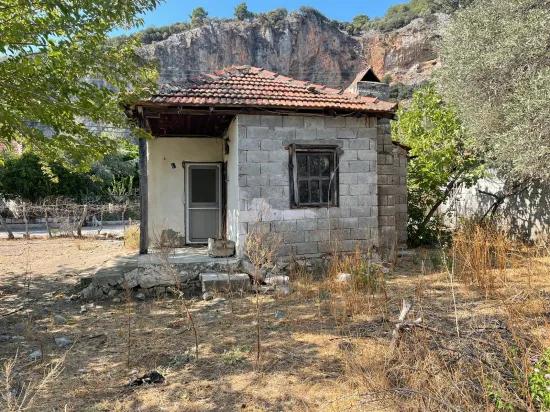 Freistehendes Haus (2765 M²) In Çandır, Direkt Am Kanal, Zu Verkaufen.