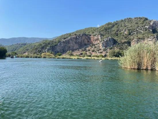 Freistehendes Haus (2765 M²) In Çandır, Direkt Am Kanal, Zu Verkaufen.