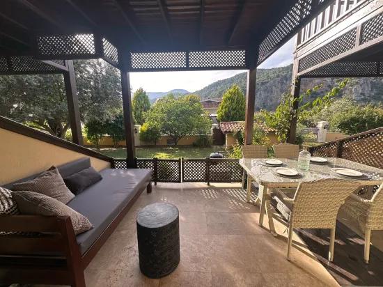 4+1 Villa Zum Verkauf In Dalyan, Direkt Am Kanal
