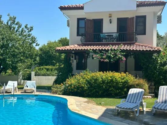 Dalyan In Gülpınar Innerhalb Der Anlage 2+1 Zu Verkaufende Villa