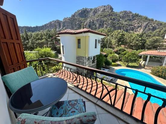 Dalyan In Gülpınar Innerhalb Der Anlage 2+1 Zu Verkaufende Villa