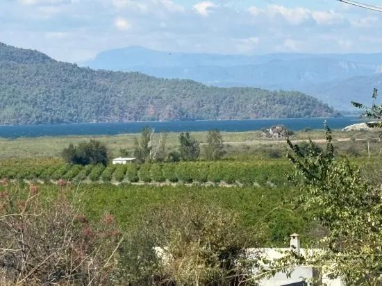 In Dalyan Karadağ Seeblick 5.000m2 zu verkaufen Acker