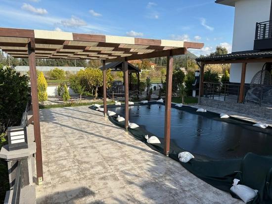 4+1 Villa Zum Verkauf In Eskiköy, Gelegen Auf Einem 14.136 M² Großen Grundstück