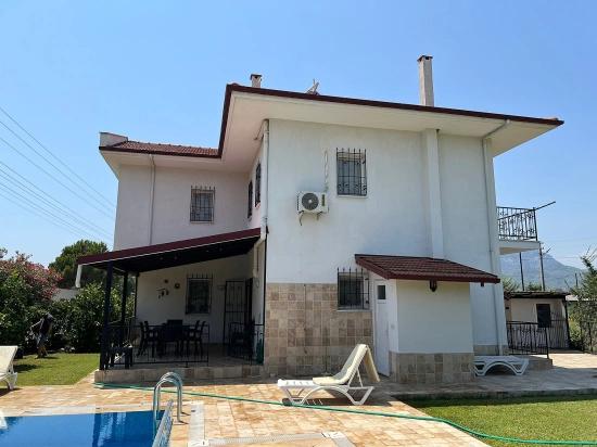 Eckgrundstück, 600 M², 3+1 Villa In Dalyan Zu Verkaufen.