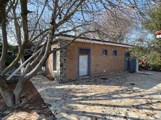 Freistehendes, Eingeschossiges Haus Auf Einem 2882 M² Großen Grundstück In Eskiköy Zu Verkaufen.