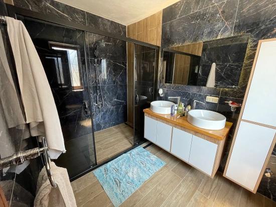 Luxuriöse 4+1-zimmer-villa Auf Einem 7000 M² Großen Grundstück Mit Blick Auf Den Strand Von Dalyan Iztuzu Zu Verkaufen