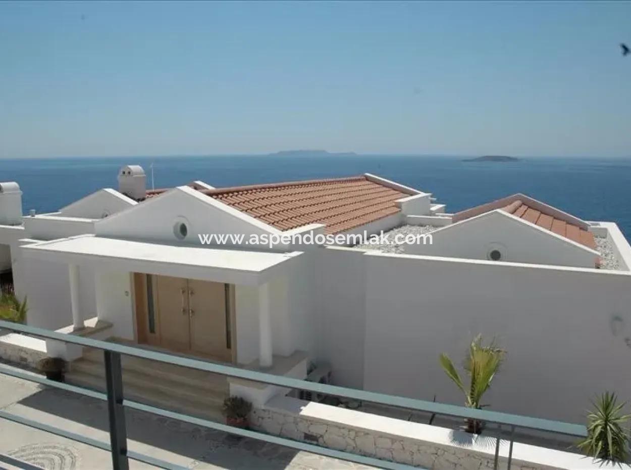 Villa Zum Verkauf-Meer-Villa Zum Verkauf Mit Aussicht Auf Das Meer Und Die Insel Meis. Nov