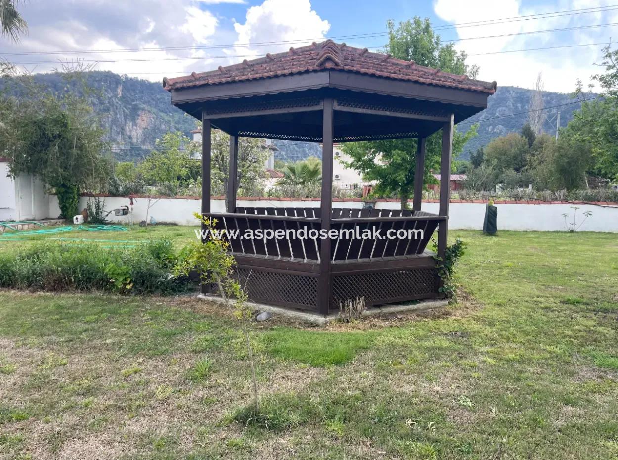 Villa Zum Verkauf In Okçular Auf 1007M2 Grundstück