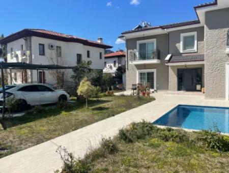 Villa Zum Verkauf In 514M2 Grundstück In Dalyan Gülpinar