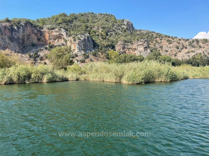 2765M2 Detached House For Sale In Çandır, Right Next To The Canal