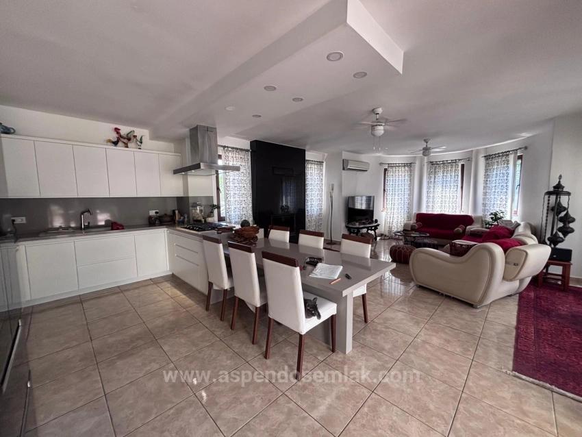 5+1 Villa For Sale In A 980M2 Land On The Corner In Dalyan Maraş