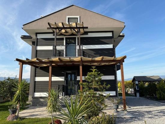 4+1 Villa For Sale In Eskiköy, Located In A 14,136 M2 Field