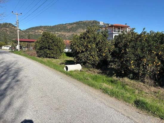Land For Sale In Ekşiliyurt, With Zoning Permit, Within A 1085m2 Built-up Area.