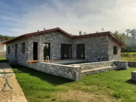 3 1 Stone Houses For Sale In 930M2 Plot In Zeytinalan