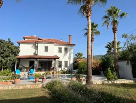 Villa For Sale In Okçular On 1007M2 Plot