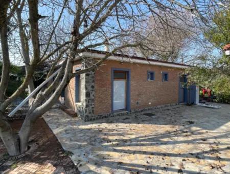 Single Storey House For Sale In A Plot Of 2882 M2 In Eskikoy