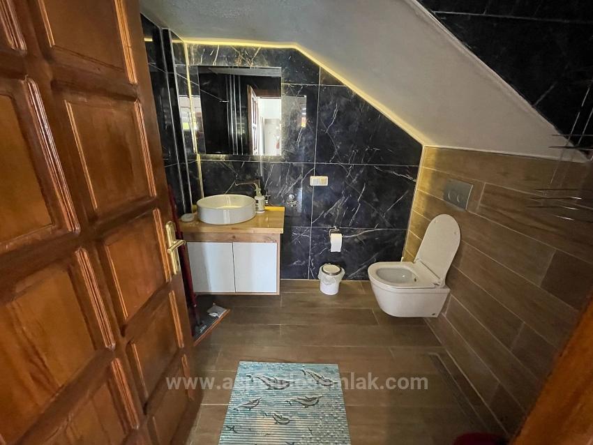 Роскошная Вилла С 4 Спальнями И 1 Ванной Комнатой Продается На Участке Площадью 7000 М2 С Видом На Пляж Далян Истузу.