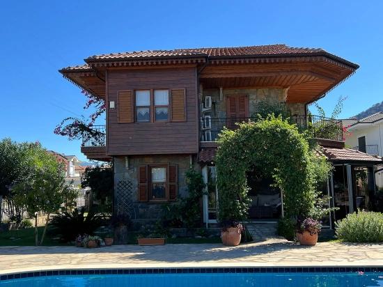 Каменная Вилла На Продажу В Дальян Гюльпынар На Участке 580м2