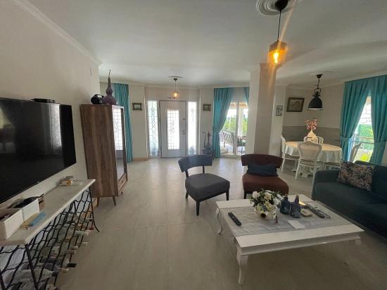 Вилла 4+1 На Продажу На Участке 720М2 В Дальяне, Гюльпынар