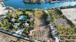 Для Продажи Сюжет в Çandır Köyceğiz - Под Жилье застройку - 5.900 m²