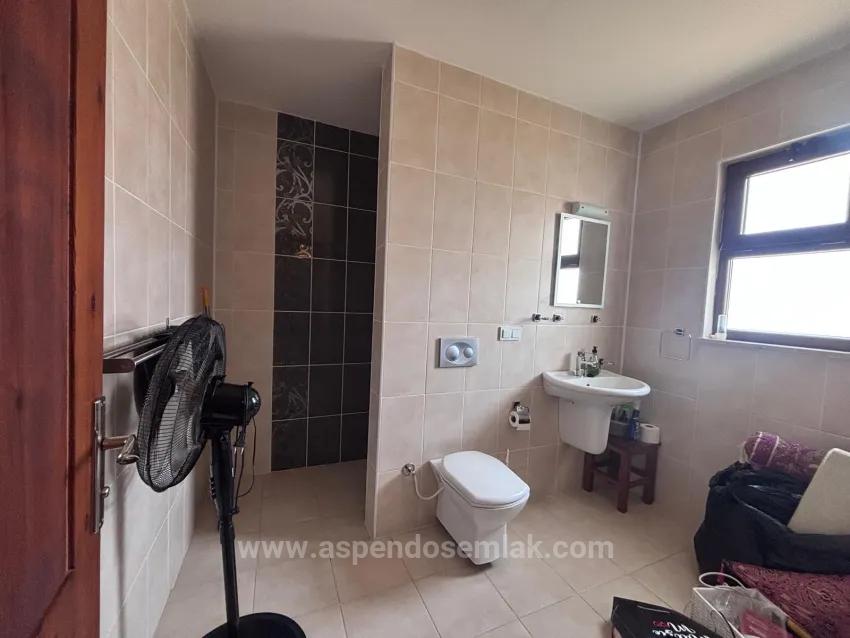 Dalyan Maraş'ta Köşebaşı 980M2 Arsa İçerisinde 5+1 Satılık Villa