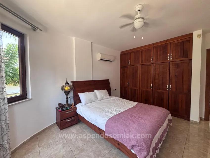 Dalyan Maraş'ta Köşebaşı 980M2 Arsa İçerisinde 5+1 Satılık Villa