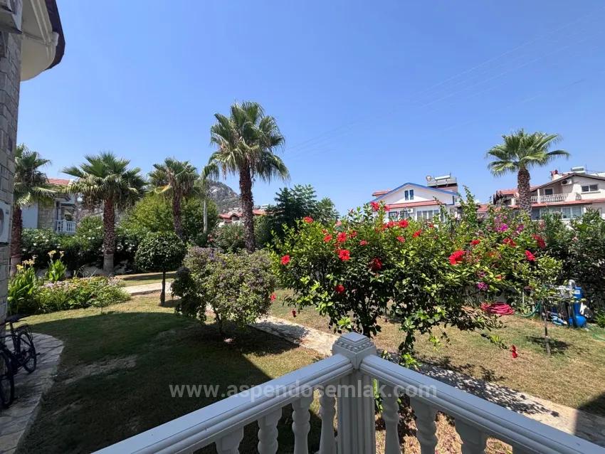 Dalyan Maraş'ta Köşebaşı 980M2 Arsa İçerisinde 5+1 Satılık Villa