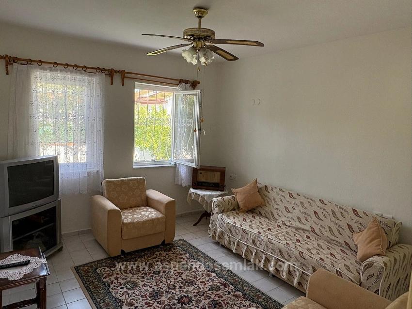 Okçular'da 514M2 Arsa İçerisinde 2 Katlı Satılık Ev