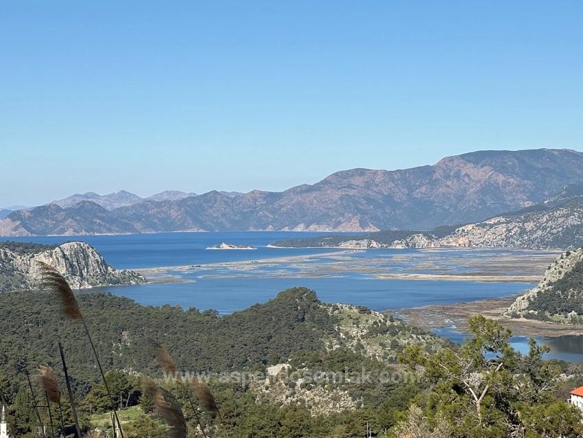 Gökbel'de Köy Yerleşik Alanı İçerisinde Deniz Manzaralı 1000M2 Satılık Arazi