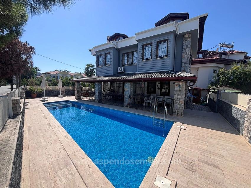 Dalyan'da 301M2 Arsa İçerisinde 5+1 Satılık Villa