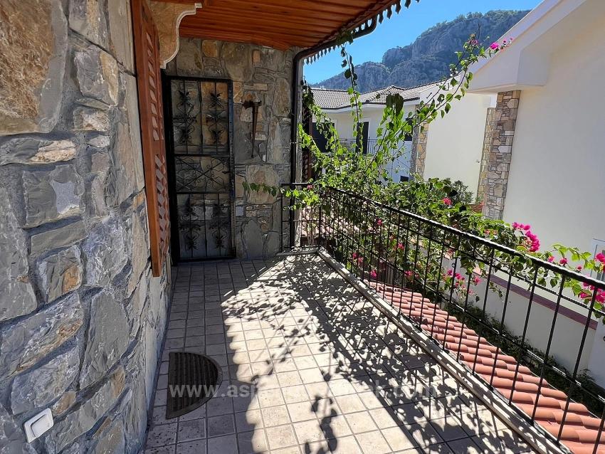 Dalyan Gülpınar'da 580M2 Arsa İçerisinde Satılık Taş Villa