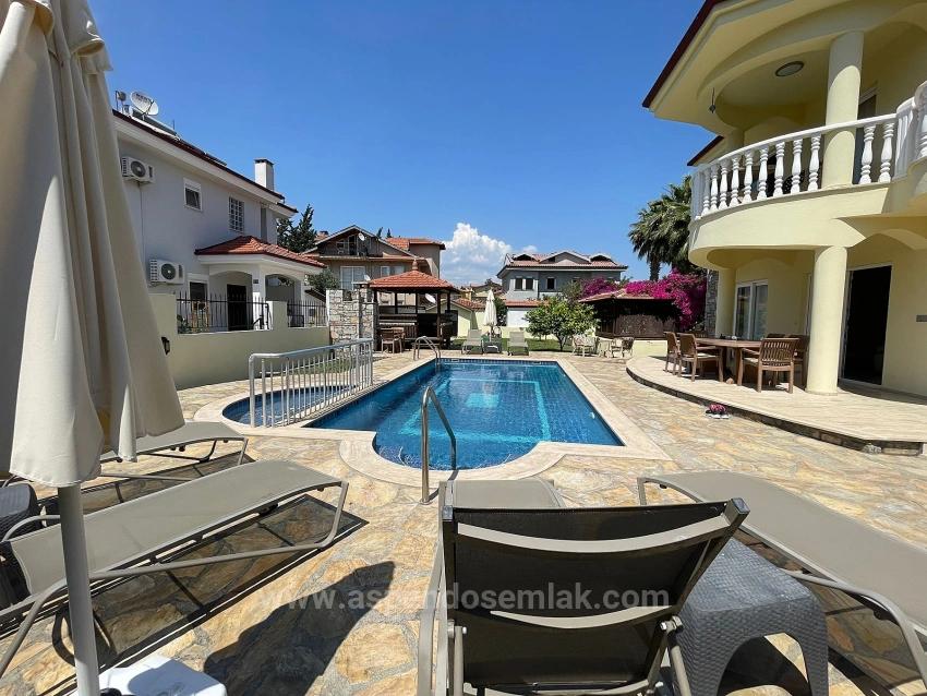 Dalyan Maraş'da Kral Mezarları Manzaralı Satılık Villa