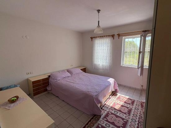 Okçular'da 514m2 Arsa İçerisinde 2 Katlı Satılık Ev