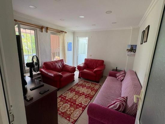 Okçular'da 514m2 Arsa İçerisinde 2 Katlı Satılık Ev