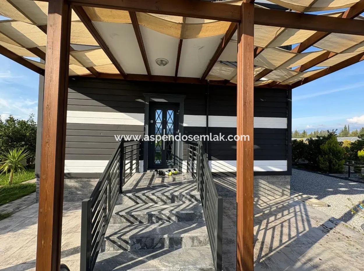 Eskiköy'de 14.136 M2 Tarla İçerisinde 4+1 Satılık Villa