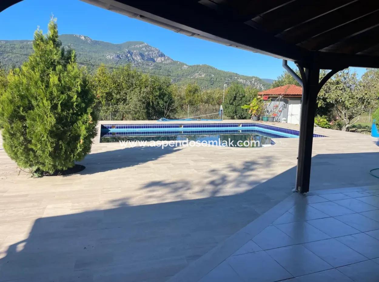 Dalyan Gülpınar'da 6000M2 Arsa İçerisinde 4+2 Satılık Villa