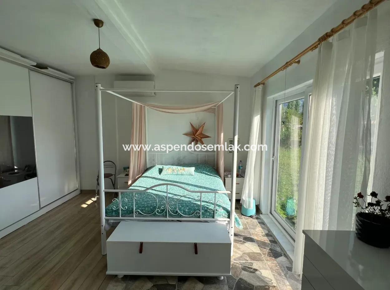 Eskiköy'de 1000M2 Arsa İçerisinde 2+1 Satılık Müstakil Evi