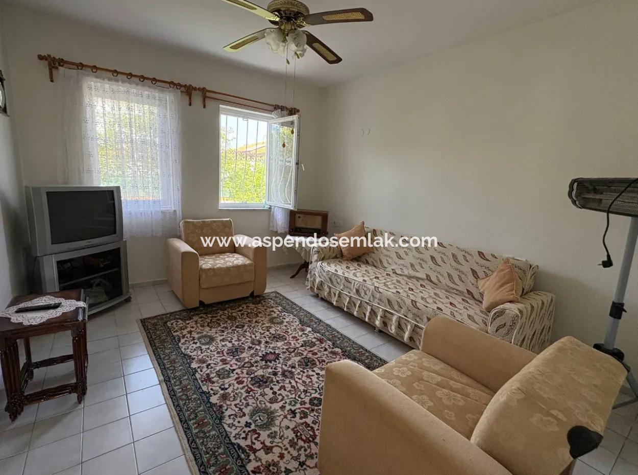 Okçular'da 514M2 Arsa İçerisinde 2 Katlı Satılık Ev