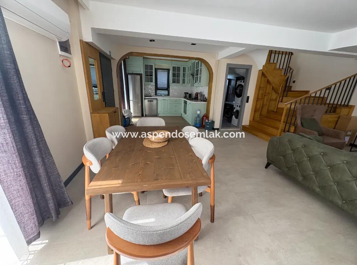 Dalyan'da Gülpınar'da Satılık 4+1 Villa