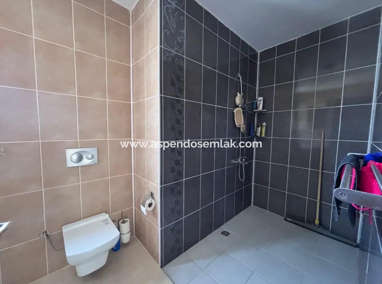 Dalyan Maraş'da Köşebaşında 980M2 Arsa İçin'de 5+1 Satılık Villa