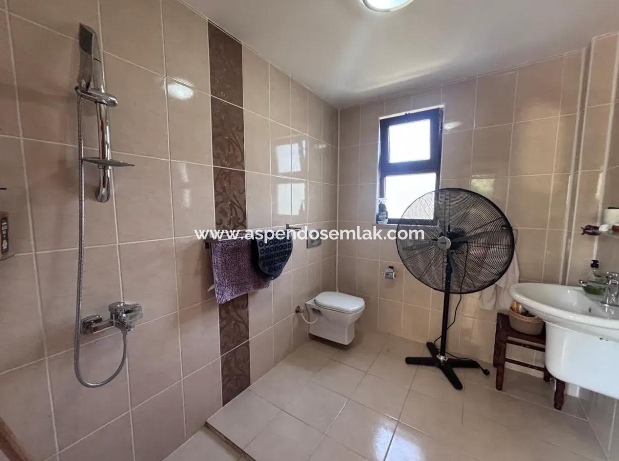 Dalyan Maraş'da Köşebaşında 980M2 Arsa İçin'de 5+1 Satılık Villa