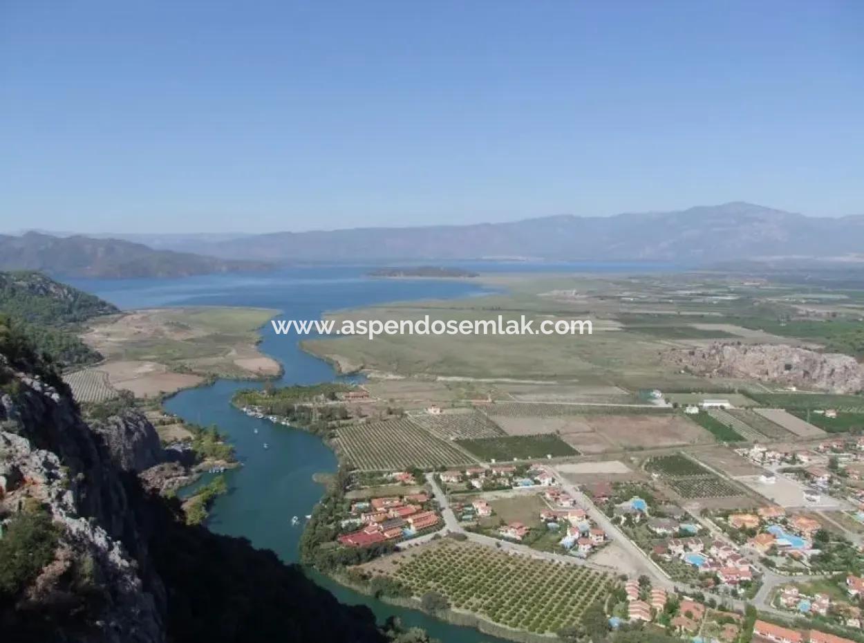 Dalyan'da Kanala Sıfır Satılık Arsa