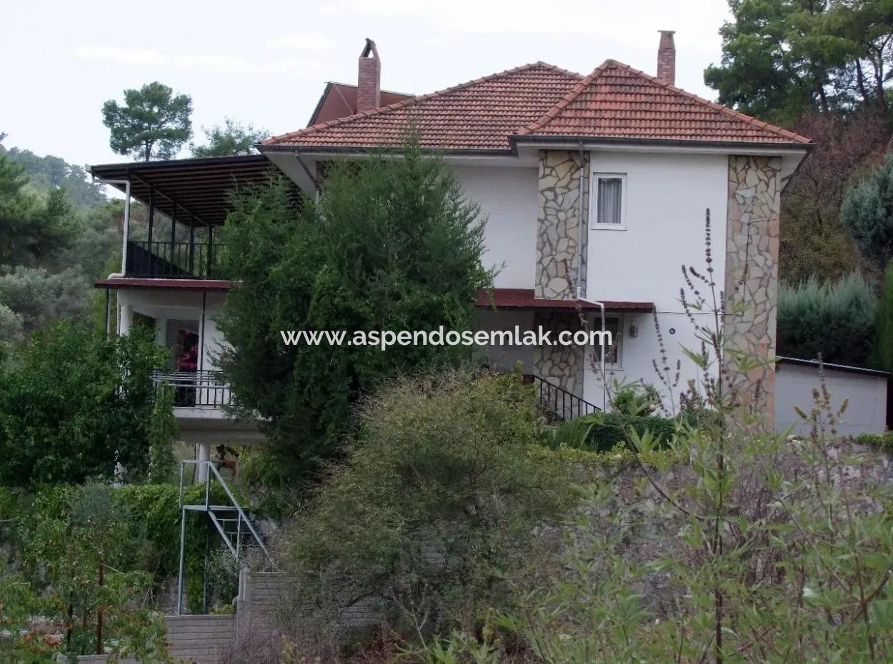 Çandır''da 5+2 Satılık Villa