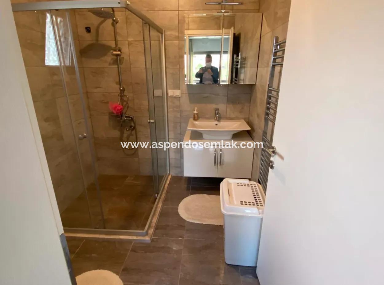 Okçular'da Satılık Villa Lüks 5 Yatak Odalı Satılık Villa